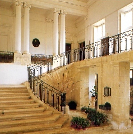 Stunning staircase, Busca Maniban